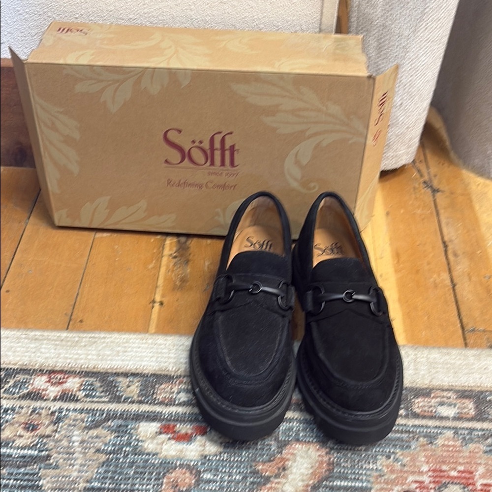 Women’s Black suede loafers by Sofft. New.
Sz 7 1/2. $79